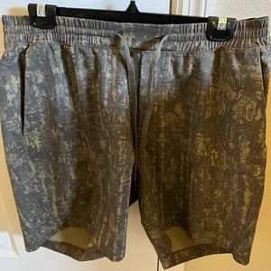 License to Train Linerless Short 7": size large